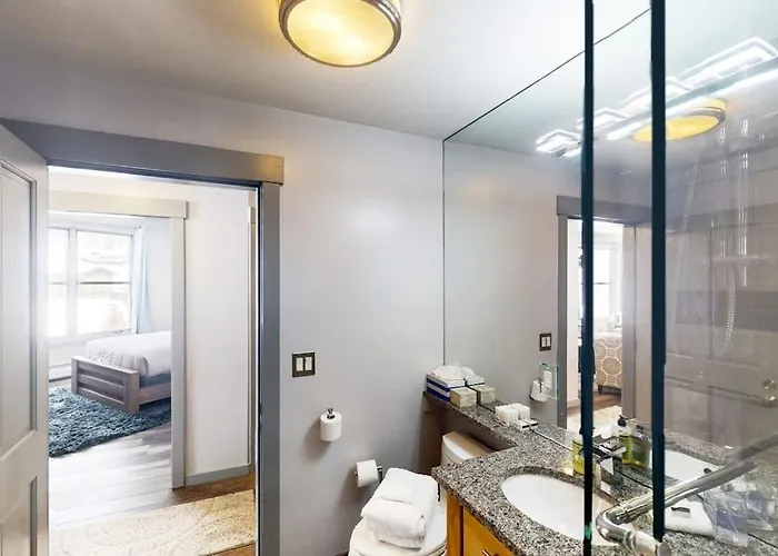 Apartment Village Escape